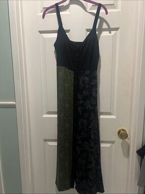 Thorn & Fable Sleeveless Colorblock Maxi Dress in Black and Olive Green